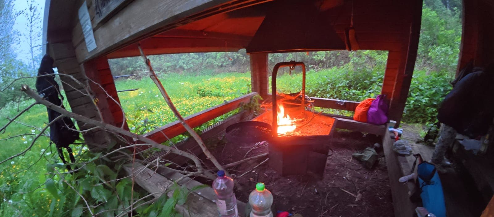 Koosa forest shelter in the bog